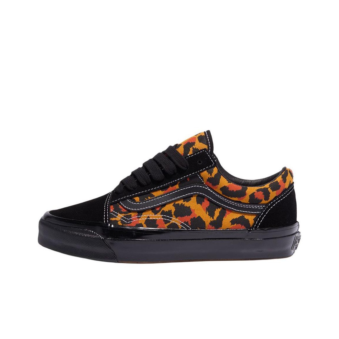 Vans Shoes Old Skool - حذاء فانز أولد سكول للتزلج للجنسين